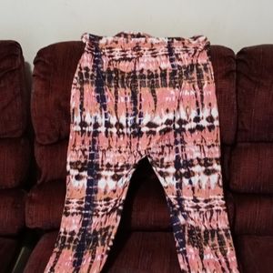 I'm selling three jumpers .